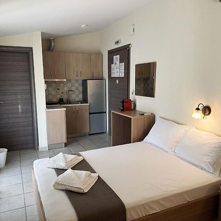 Anna Rooms Vrasná Buitenkant foto