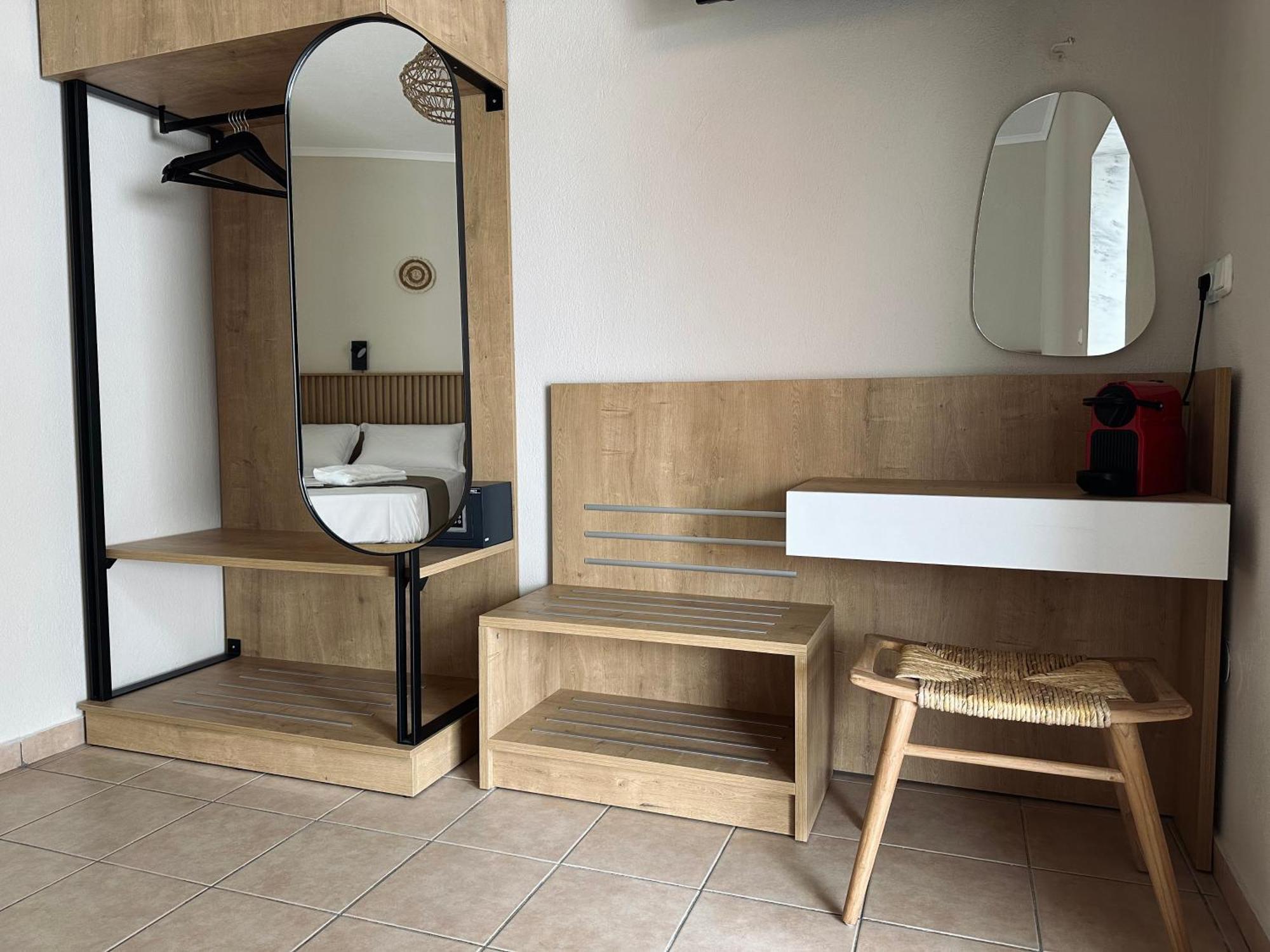 Anna Rooms Vrasná Buitenkant foto