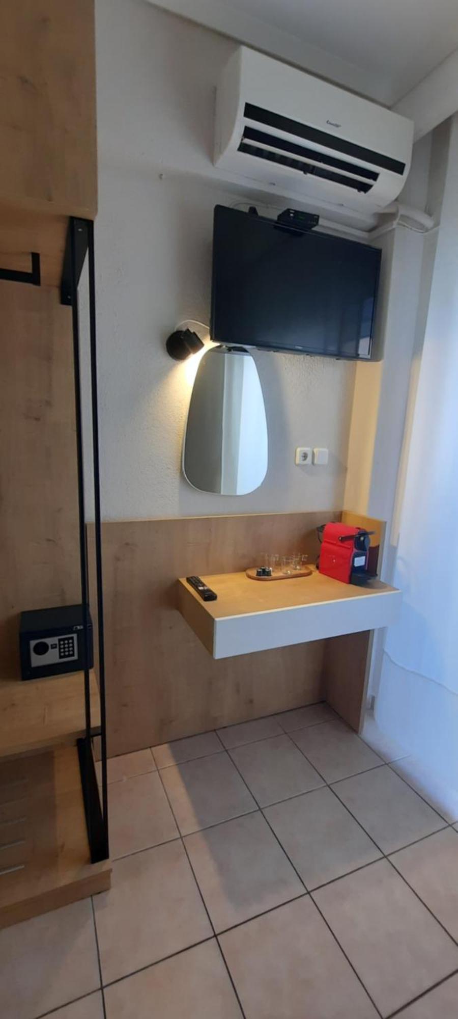 Anna Rooms Vrasná Buitenkant foto