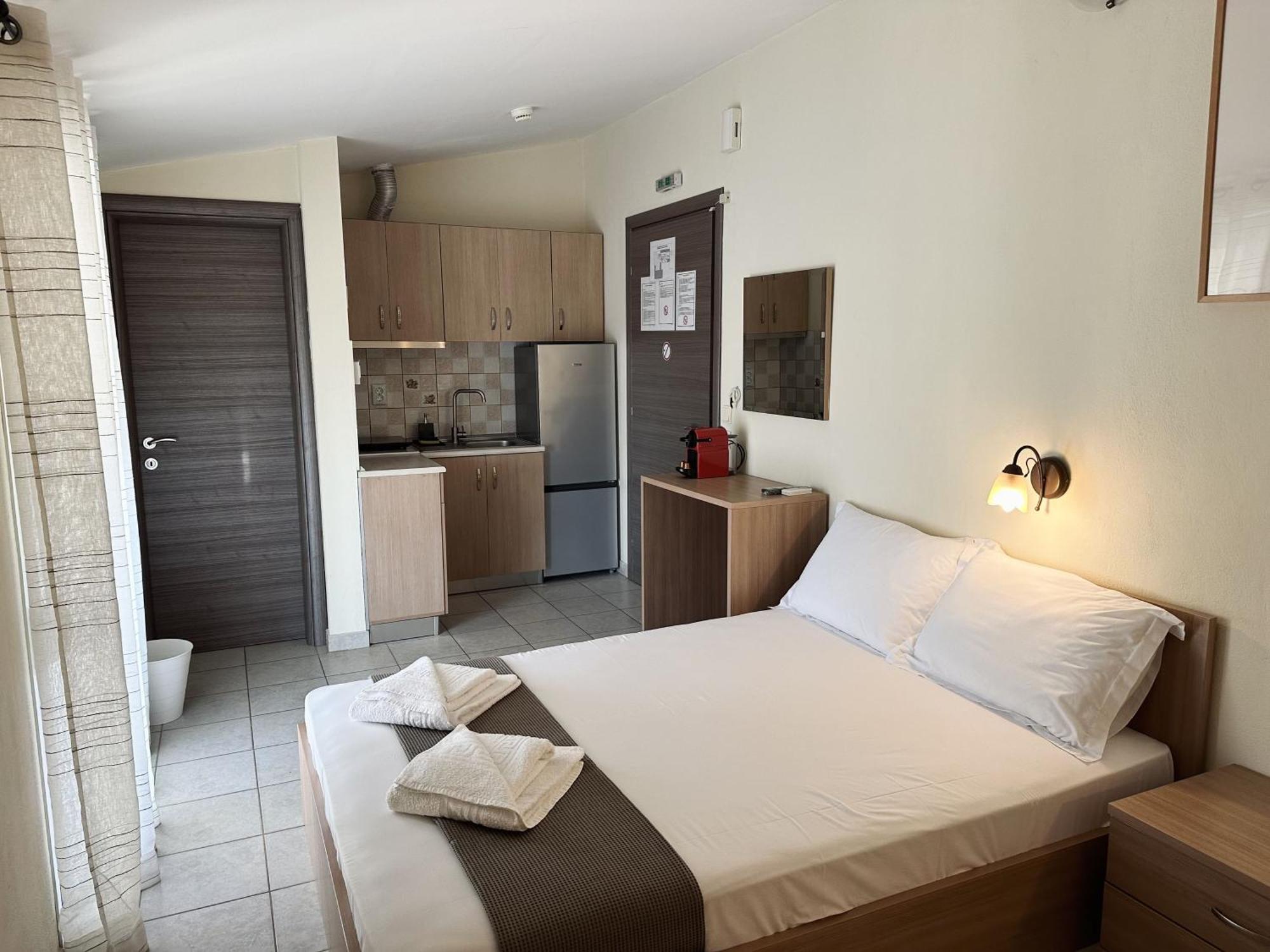 Anna Rooms Vrasná Buitenkant foto