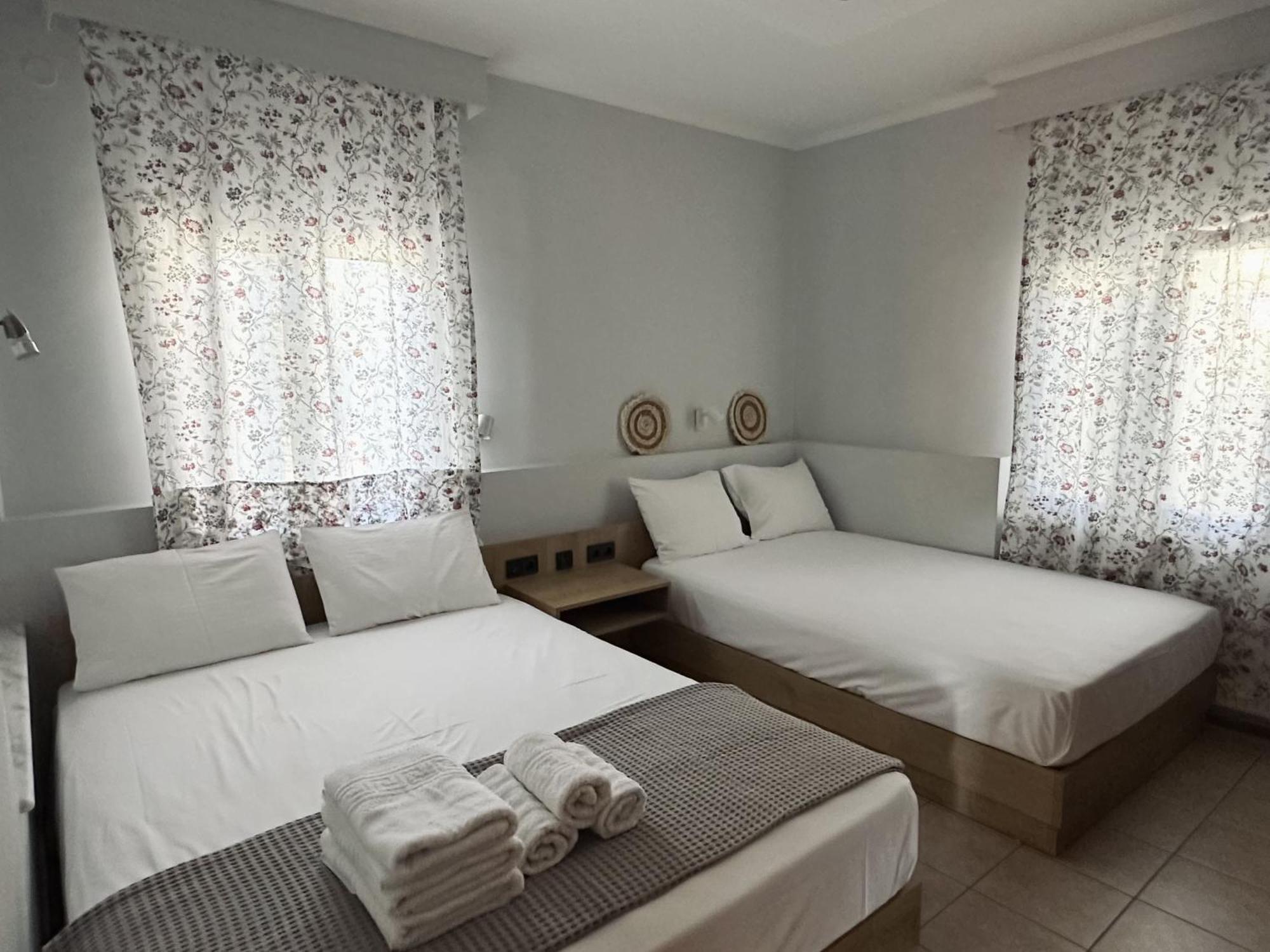 Anna Rooms Vrasná Buitenkant foto